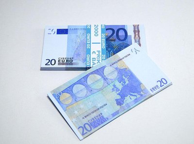 Сувенирные деньги "20 евро" 4231 фото